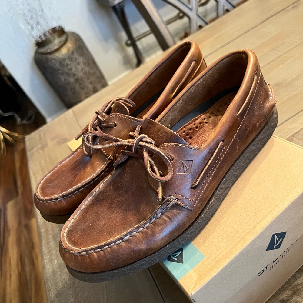 Sperry slip on shoes